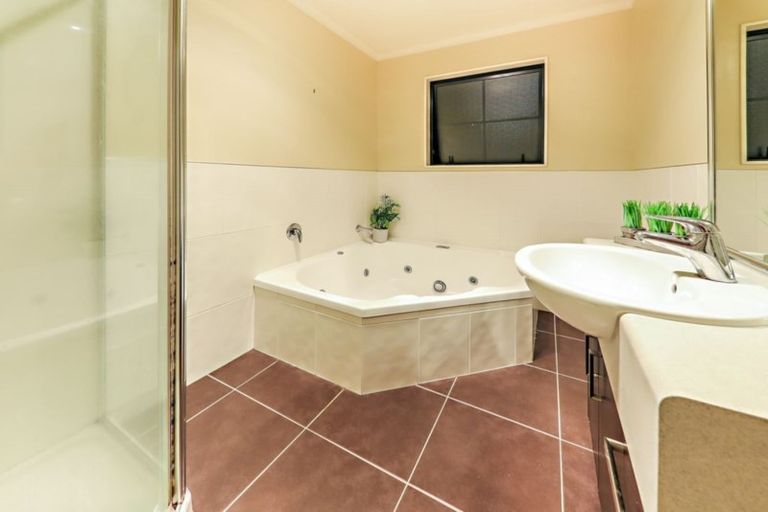 Photo of property in 11 Karson Place, Flat Bush, Auckland, 2016