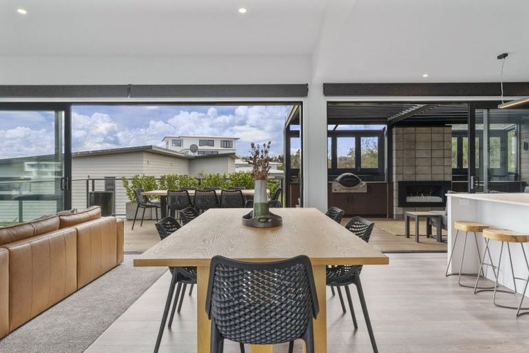 Photo of property in 21 Coprosma Crescent, Waipahihi, Taupo, 3330