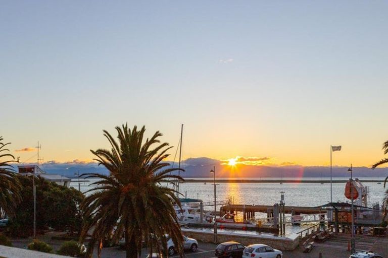 Photo of property in Latitude 41, 11/269 Wakefield Quay, Stepneyville, Nelson, 7010