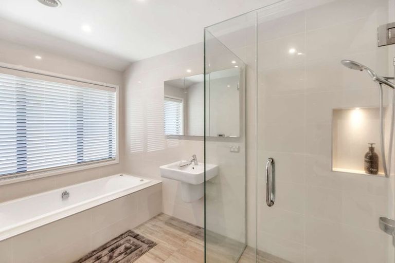 Photo of property in 27 Foresters Crescent, Parklands, Christchurch, 8083