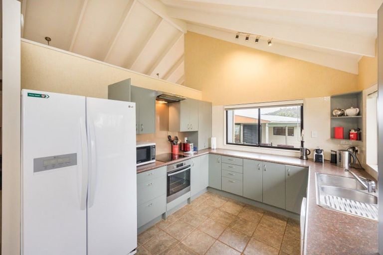 Photo of property in 5 Hennessy Street West, Foxton Beach, Foxton, 4815