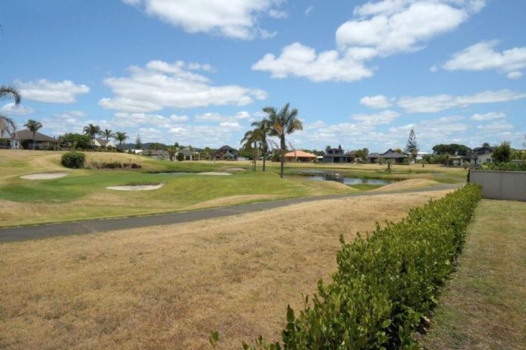 Photo of property in 9 Barbados Way, One Tree Point, 0118