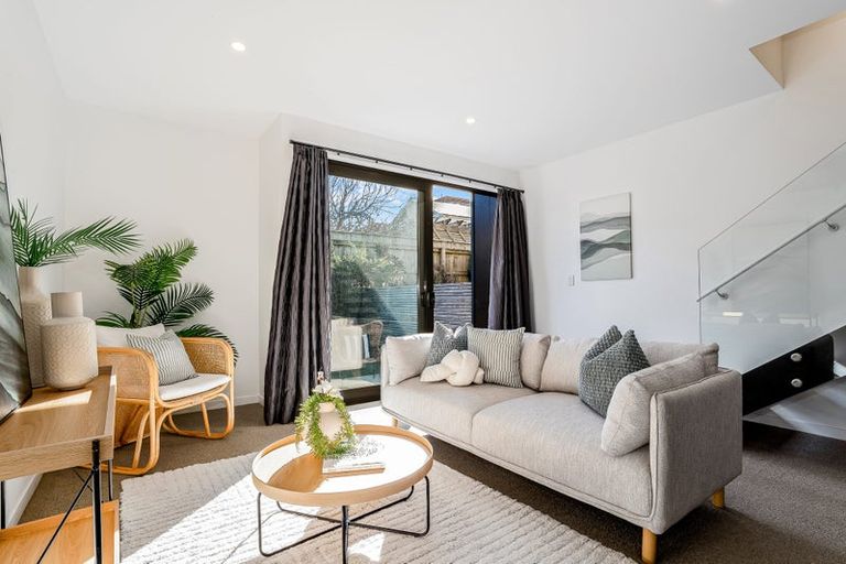 Photo of property in 7/20 Trent Street, Island Bay, Wellington, 6023