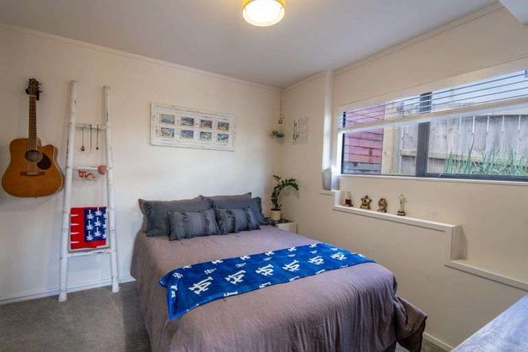 Photo of property in 36 Moffat Road, Red Beach, 0932