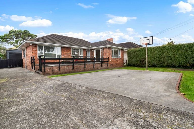 Photo of property in 71 Wallace Road, Mangere Bridge, Auckland, 2022