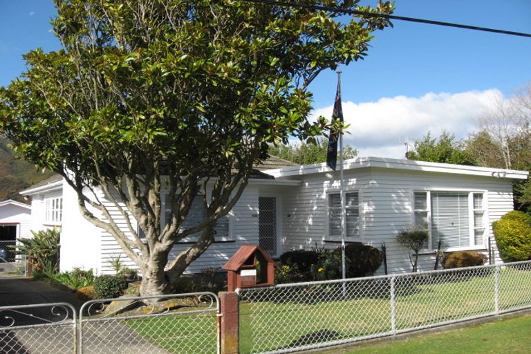 Photo of property in 200 Wellington Road, Wainuiomata, Lower Hutt, 5014
