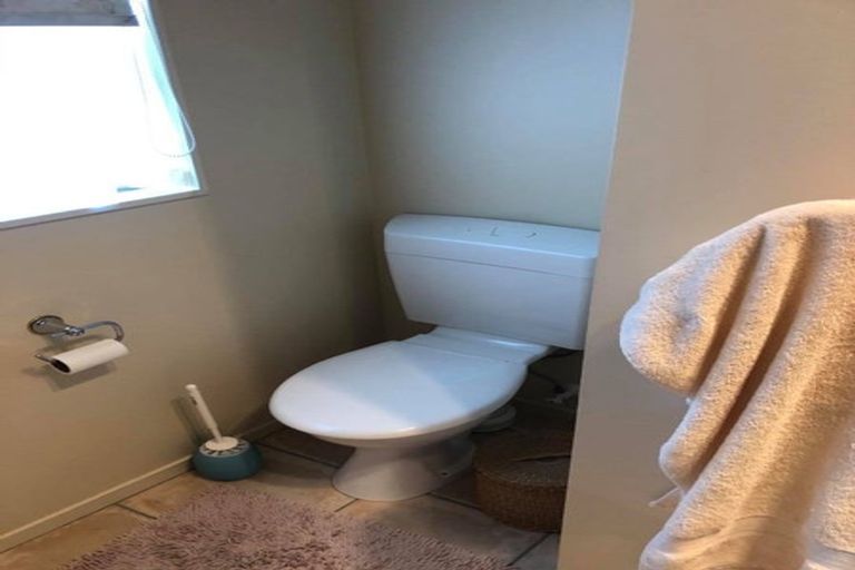 Photo of property in 9 Graham Collins Drive, Windsor Park, Auckland, 0632