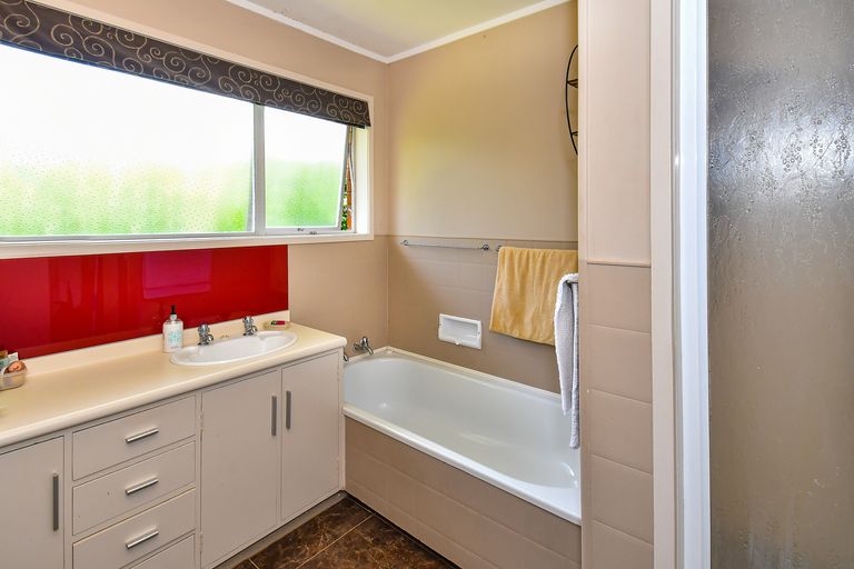 Photo of property in 6 Polandson Place, Opaheke, Papakura, 2113