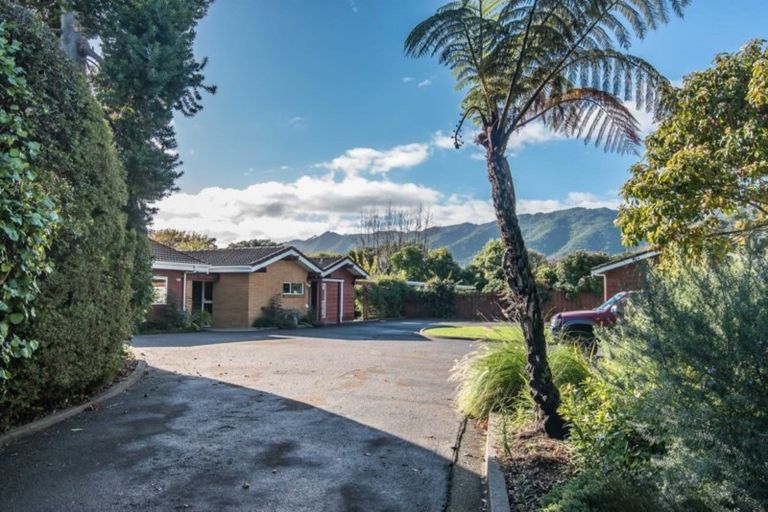 Photo of property in 385a Te Moana Road, Waikanae, 5036