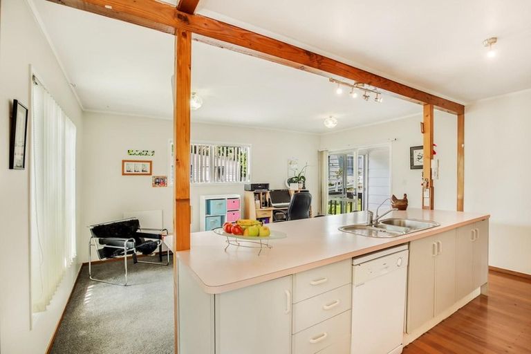 Photo of property in 418a West Coast Road, Glen Eden, Auckland, 0602