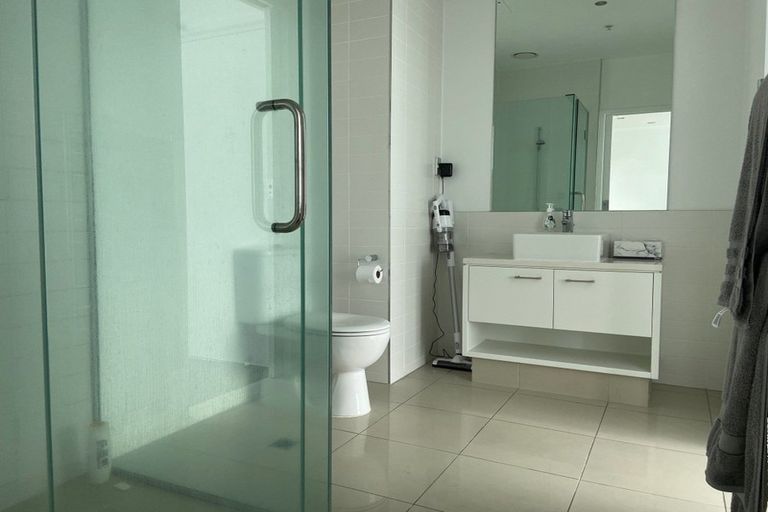 Photo of property in Sentinel Apartments, 905/3 Northcroft Street, Takapuna, Auckland, 0622