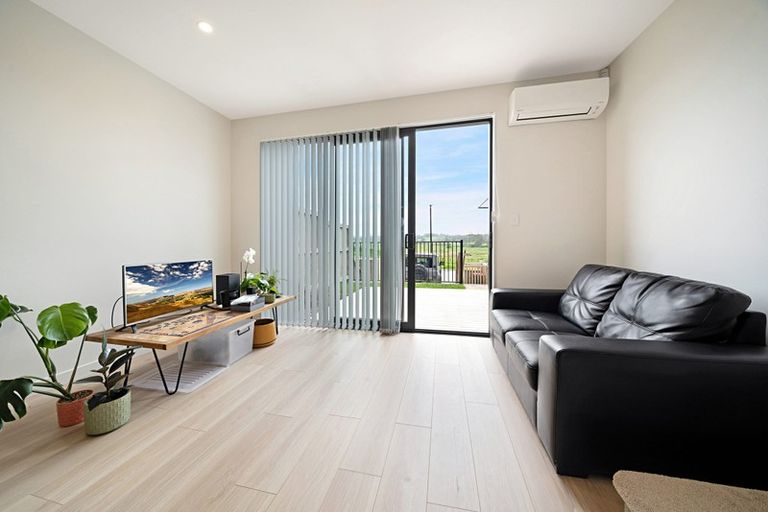 Photo of property in 90 Tarapuka Road, Westgate, Auckland, 0814