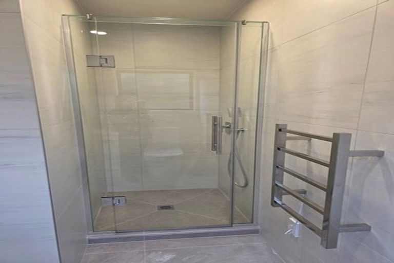 Photo of property in 12 Westergrove Place, West Harbour, Auckland, 0618