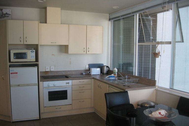 Photo of property in Terrace Tower Apartments, 4a/126 The Terrace, Wellington Central, Wellington, 6011