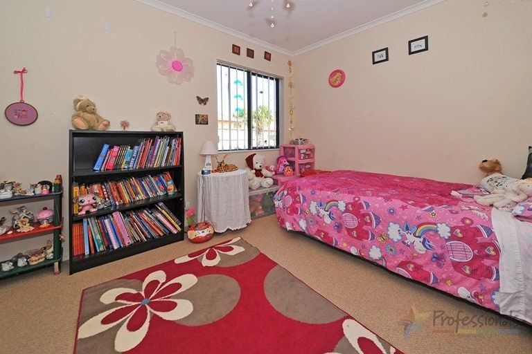 Photo of property in 10 Belfry Place, Wattle Downs, Auckland, 2103