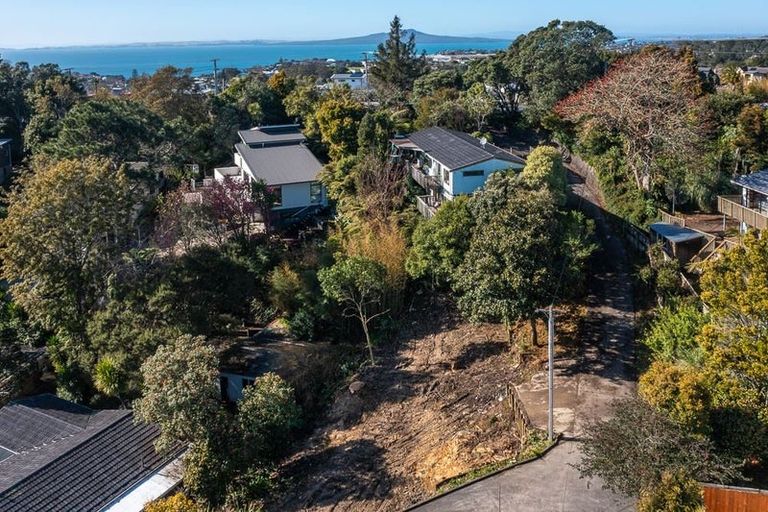 Photo of property in 2/177 Browns Bay Road, Browns Bay, Auckland, 0630