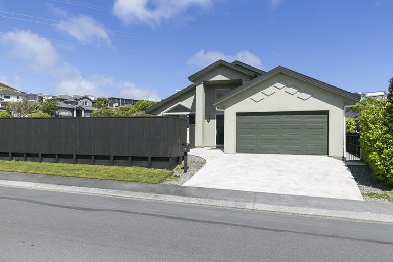 Photo of property in 74 Kentwood Drive, Woodridge, Wellington, 6037