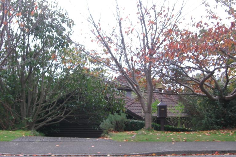 Photo of property in 100 Winara Avenue, Waikanae, 5036