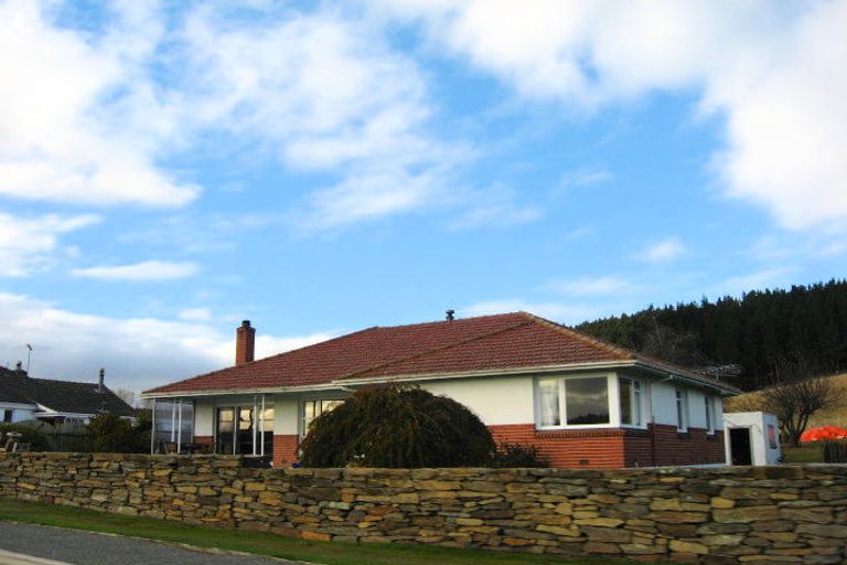 Photo of property in 18 Runbrake Street, Palmerston, 9430