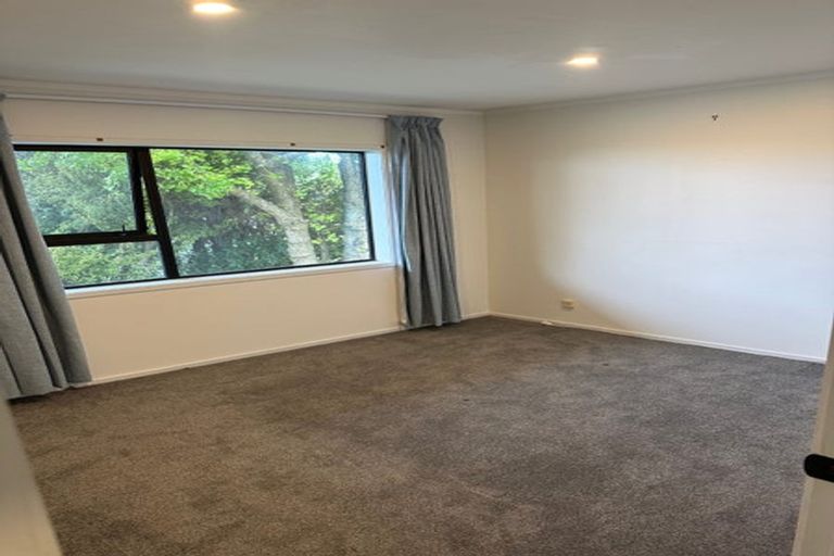 Photo of property in 1/35 Aberdeen Road, Castor Bay, Auckland, 0620