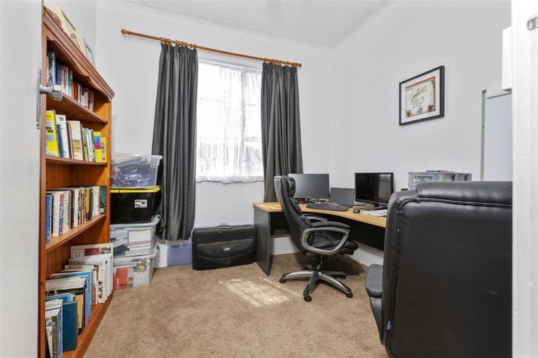 Photo of property in 77 Somerset Road, Clareville, Carterton, 5792