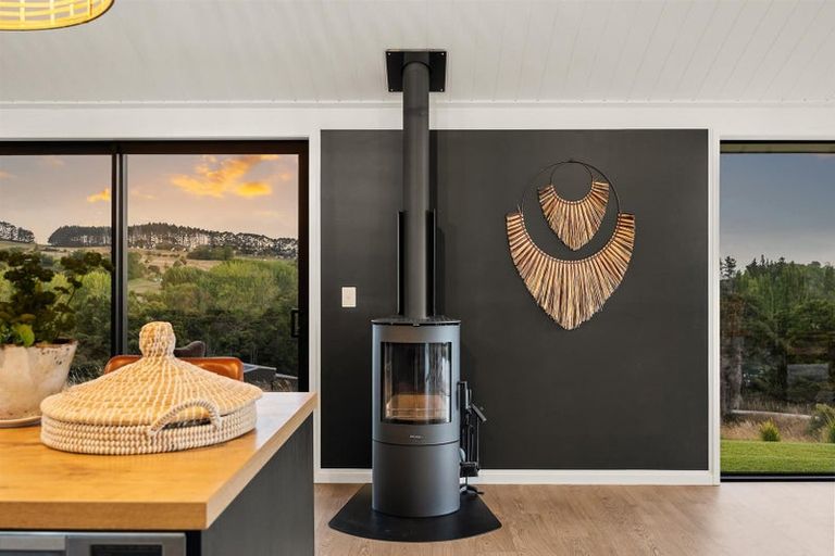 Photo of property in 1056 Peak Road, Helensville, 0875