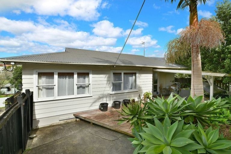 Photo of property in 245 Vipond Road, Stanmore Bay, Whangaparaoa, 0932