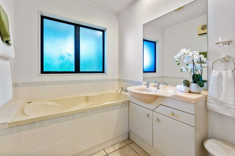 Photo of property in 49 Waiau Street, Torbay, Auckland, 0630