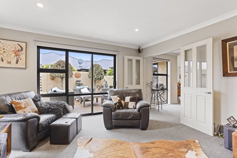 Photo of property in 49 Oakwood Drive, Rangiora, 7400