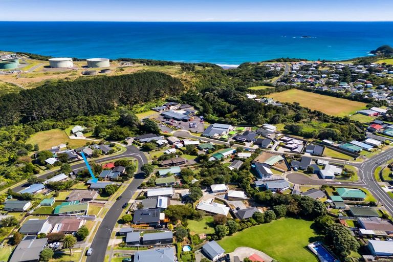 Photo of property in 33 Norwich Avenue, Spotswood, New Plymouth, 4310