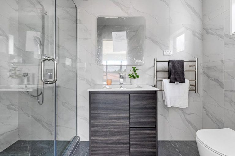 Photo of property in 70d Cargill Street, Papakura, 2110