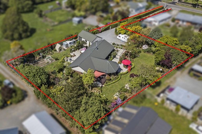 Photo of property in 15 Broad Street, Southbridge, 7602