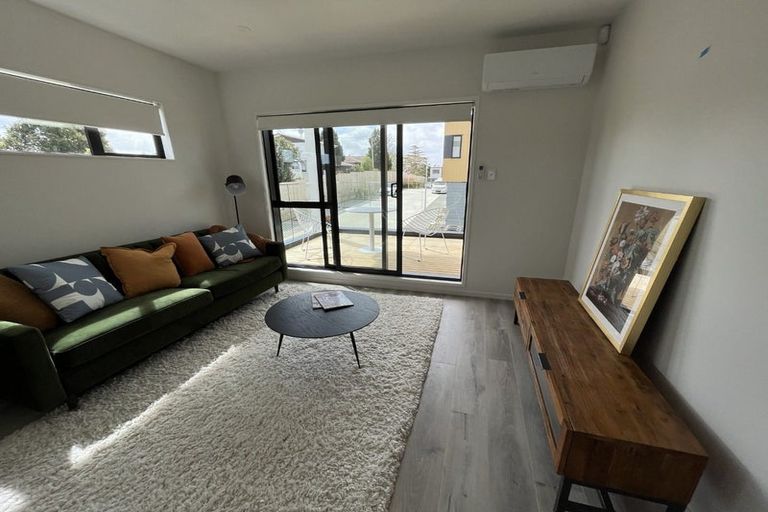 Photo of property in 3/241 Don Buck Road, Massey, Auckland, 0614