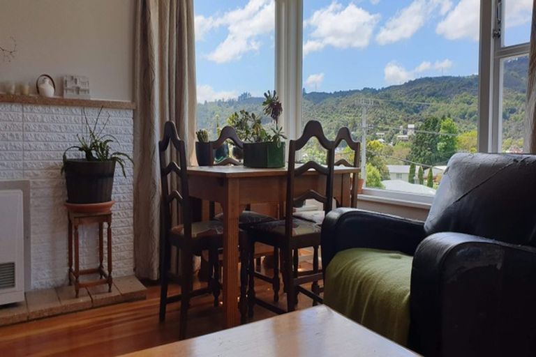 Photo of property in 176 George Street, Stokes Valley, Lower Hutt, 5019