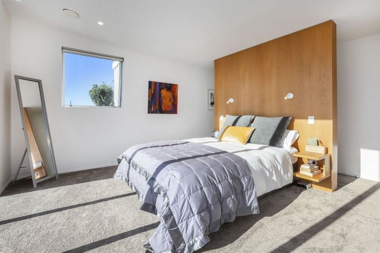 Photo of property in 10 Seascape View, Paremata, Porirua, 5024