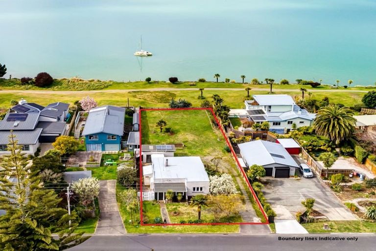 Photo of property in 93 Trewavas Street, Motueka, 7120