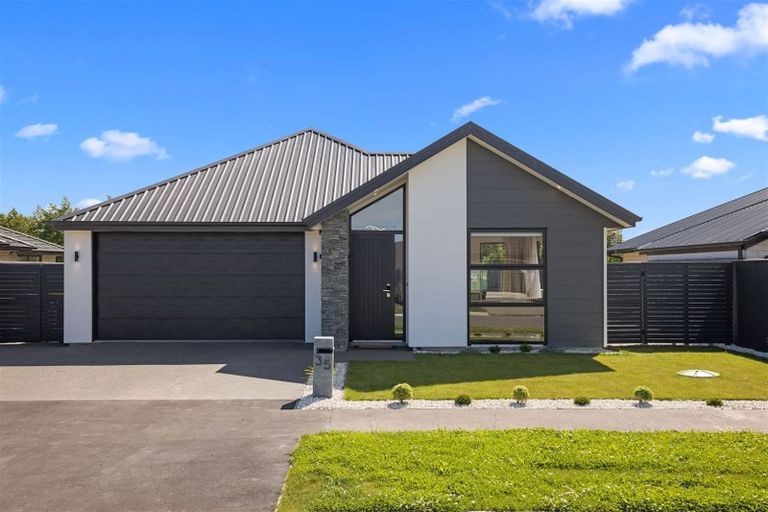 Photo of property in 35 Whitburn Avenue, Halswell, Christchurch, 8025