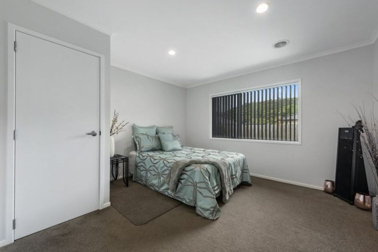 Photo of property in 10a Sunstone Crescent, Brown Owl, Upper Hutt, 5018