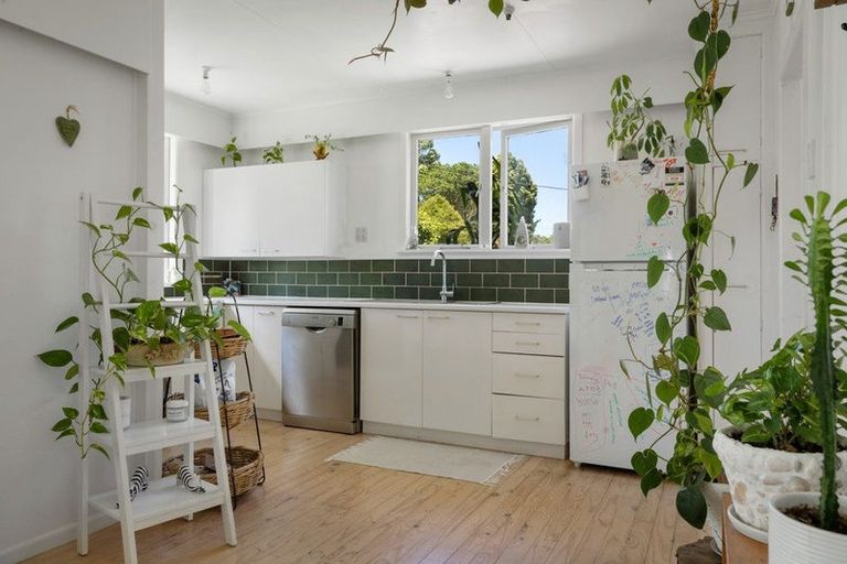 Photo of property in 11 Roretana Drive, Athenree, Katikati, 3177