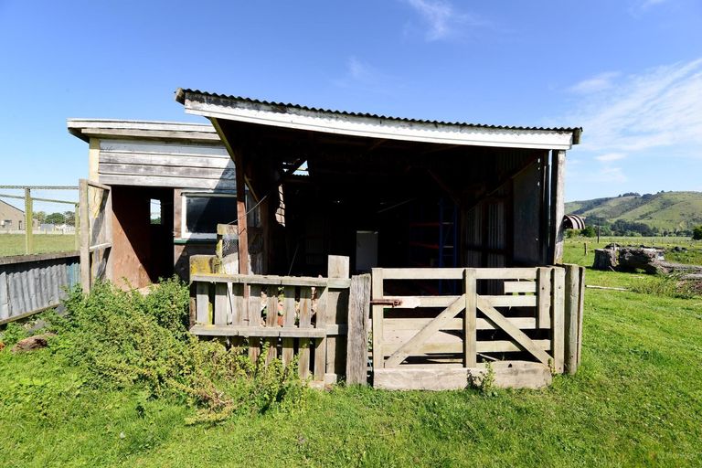 Photo of property in 19 Mount John Road, Waimate, 7977