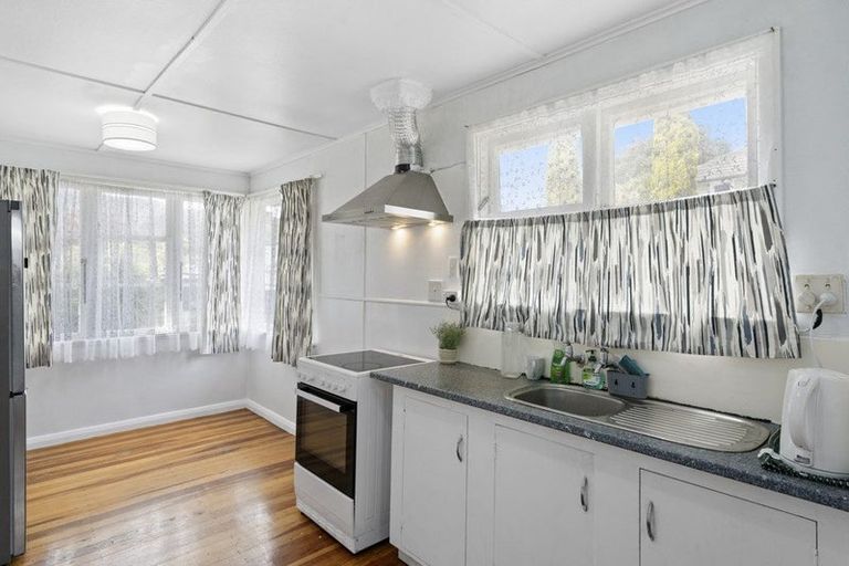 Photo of property in 10 Clement Grove, Taita, Lower Hutt, 5011