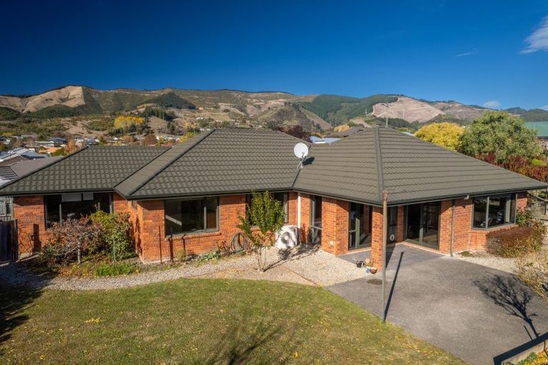 Photo of property in 10 Lobank Place, Richmond, 7020