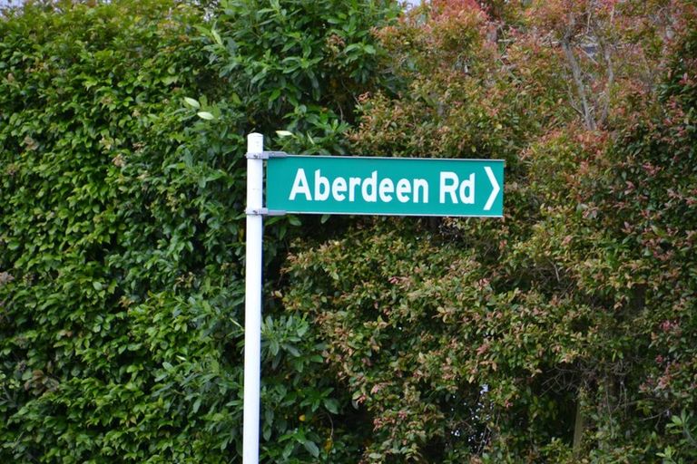 Photo of property in 2/42 Aberdeen Road, Campbells Bay, Auckland, 0620