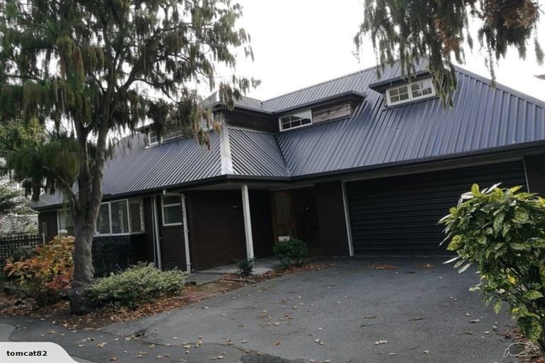 Photo of property in 70a Straven Road, Fendalton, Christchurch, 8014