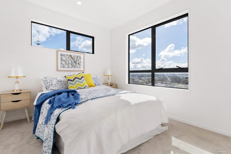 Photo of property in 4e Unsworth Drive, Unsworth Heights, Auckland, 0632