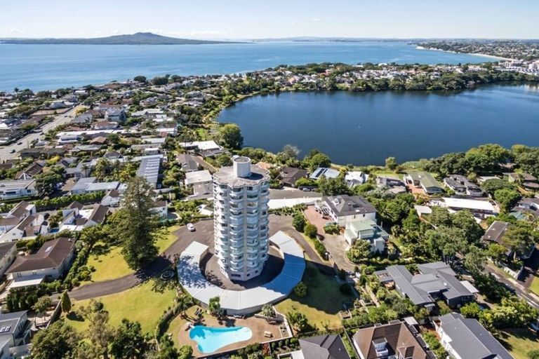 Photo of property in 10/90 Kitchener Road, Milford, Auckland, 0620