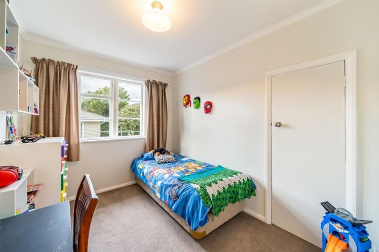 Photo of property in 4 Sharpe Crescent, Wainuiomata, Lower Hutt, 5014