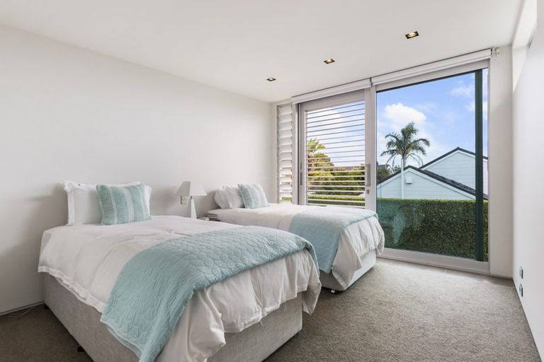 Photo of property in 11a Bournemouth Terrace, Murrays Bay, Auckland, 0630