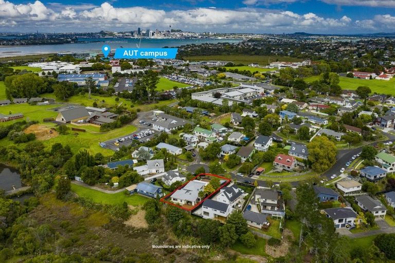 Photo of property in 19 Kitewao Street, Northcote, Auckland, 0627