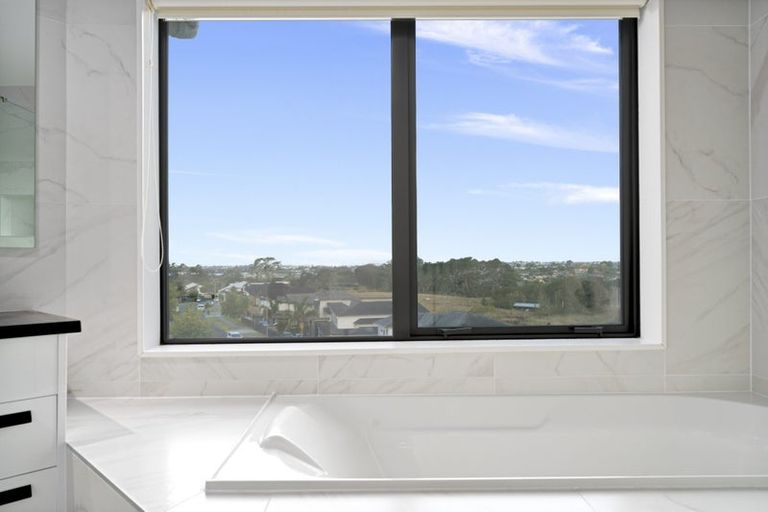 Photo of property in 55 Platinum Rise, Ranui, Auckland, 0612